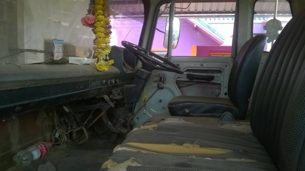 ขายเทนเลอร์ 10 ล้อเพลาเดียว KT920 เครื่อง EH100 150 แรงม้า คัสซีสวย มีหางพับไฮดรอริคให้ ทะเบียนพร้อมโอนครับ ขายเทนเลอร์ 10 ล้อเพลาเดียว KT920 เครื่อง EH100 150 แรงม้า คัสซีสวย มีหางพับไฮดรอริคให้ ทะเบียนพร้อมโอนครับ