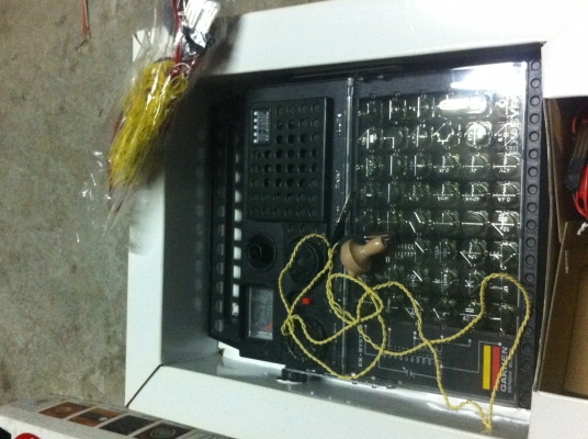 ชุดทดลองวงจรอิเล็กทรอนิกส์จากญี่ปุ่นครบชุดของใหม่พร้อมหนังสือสามเล่มในกล่อง