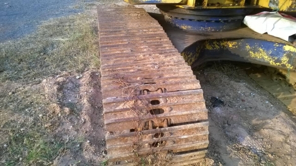 ขายแบคโฮ KOMATSU PC200-5 สภาพสวยพร้อมใช้ เอกสารใบอินวอยซ์ ไฟฟ้าตัดแล้ว เฟรมครบ โซ่เต็ม เอวแน่น ราคาต่อรองได้ครับ