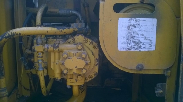 ขายแบคโฮ KOMATSU PC200-5 สภาพสวยพร้อมใช้ เอกสารใบอินวอยซ์ ไฟฟ้าตัดแล้ว เฟรมครบ โซ่เต็ม เอวแน่น ราคาต่อรองได้ครับ