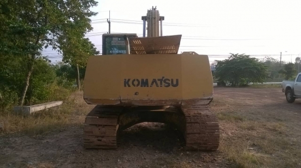 ขายแบคโฮ KOMATSU PC200-5 สภาพสวยพร้อมใช้ เอกสารใบอินวอยซ์ ไฟฟ้าตัดแล้ว เฟรมครบ โซ่เต็ม เอวแน่น ราคาต่อรองได้ครับ