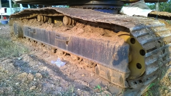 ขายแบคโฮ KOMATSU PC200-5 สภาพสวยพร้อมใช้ เอกสารใบอินวอยซ์ ไฟฟ้าตัดแล้ว เฟรมครบ โซ่เต็ม เอวแน่น ราคาต่อรองได้ครับ