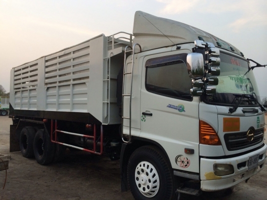 ขายด่วนสิบล้อดั้มสองเพลา เมกก้า 260แรง ปี49 รถสวยใช้น้อยไม่ช้ำ ไม่เคยวิ่งดินเลย