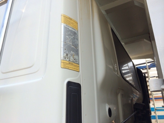 ขายด่วนสิบล้อดั้มสองเพลา เมกก้า 260แรง ปี49 รถสวยใช้น้อยไม่ช้ำ ไม่เคยวิ่งดินเลย