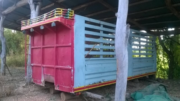 ขายกระบะเหล็กไม่ดั้ม ยาว 6 เมตร สภาพสวยไม่ผุ ยกใส่รถได้เลย