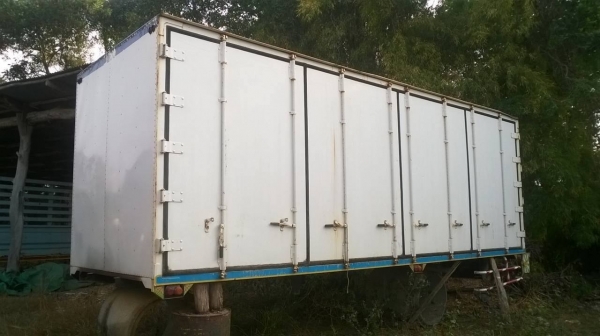 ขายตู้แห้ง 10 บาน ยาว 7 เมตร สภาพสวยไม่ผุ ยกใส่รถได้เลย