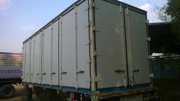 ขายตู้แห้ง 10 บาน ยาว 7 เมตร สภาพสวยไม่ผุ ยกใส่รถได้เลย