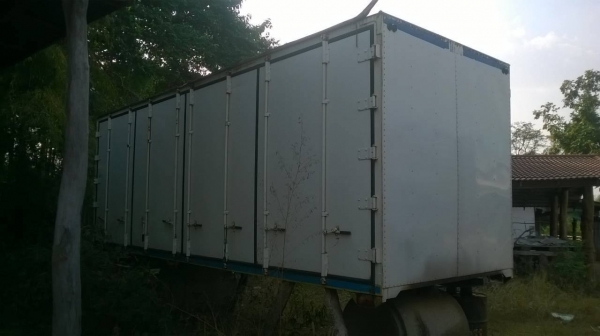 ขายตู้แห้ง 10 บาน ยาว 7 เมตร สภาพสวยไม่ผุ ยกใส่รถได้เลย