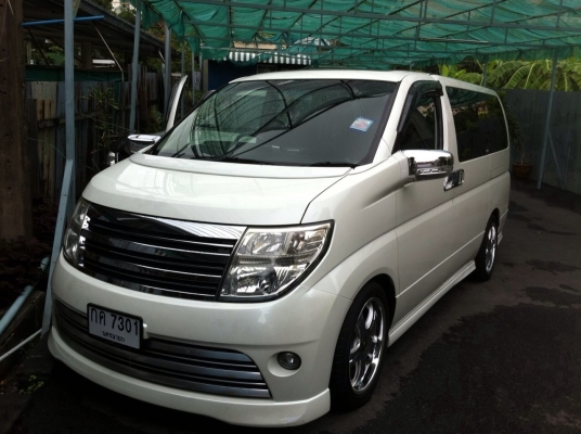 ขาย Nissan Elgrand ปี 2010 เครื่องยนต์เบนซิล 2500 CC