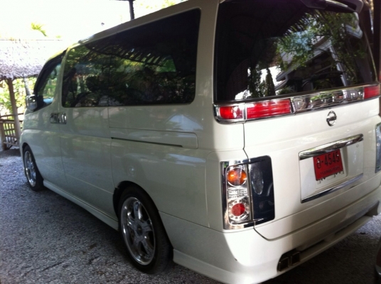 ขาย Nissan Elgrand ปี 2010 เครื่องยนต์เบนซิล 2500 CC