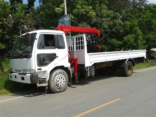 ์NISSAN CONDOR CK ติดเครน UNIC 3 ตัน V-TURBO แล้วมีพื้นที่ กะบะเหล็กยาว 6.30 ม.กว้าง 2.55 ม.