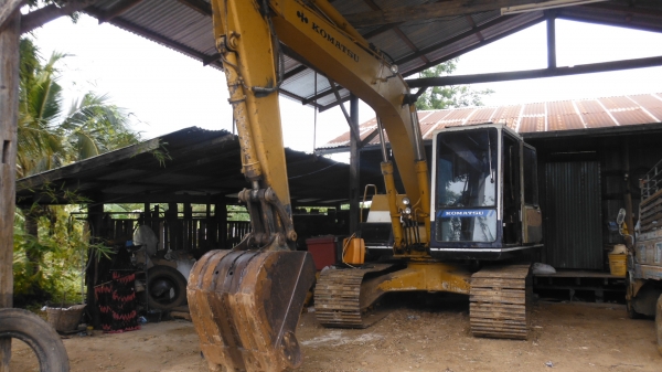 ขาย โคมัตสุ PC120 รุ่น 3 พร้อมรถขนย้าย 10 ล้ออีซูซุ