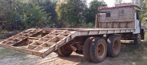 ISUZU TX 165 HP 6BD1 รถหัวยาวสิบล้อเพลาเดียว เทรลเลอร์ท้ายลาดขึ้นรถแบ็คโฮร PC 120,PC 150 ได้เลยไม่มีปัญหาครับ เครื่องแรงดีไม่มีเยิ้ม หัวเก๋งไม่ผุภายในเก๋งคอนโซลครบพร้อม พวงมาลัยธรรมดา ช่วงล่างคัชซีไม่ผุสภาพดีมาก ยาง 10 เส้นสภาพดีประมาณ 70\% พร้อมลากพร้อมบร