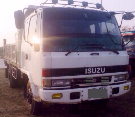 ISUZU ROCKY 195 HP 6HE1 หกล้อดั๊มพ์ กระบะดั๊มพ์เหล็ก 5 ตันความยาว 3.60 เมตรสภาพสวยมาก เครื่องแน่นแรงดี ภายในเก๋งคอนโซลสวยครบ แอร์เย็น พวงมาลัยเพาเวอร์ ระบบเบรคทริ๊ปฟี้ ช่วงล่างคัชซีสวยเดิมๆไม่มีแตกไม่มีบวม ยาง 8.25 ขอบ 16 สภาพดี 75\% พร้อมใช้งาน เอกสารทะเบ