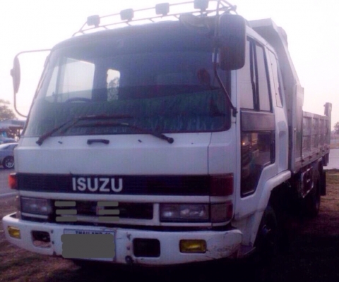 ISUZU ROCKY 195 HP 6HE1 หกล้อดั๊มพ์ กระบะดั๊มพ์เหล็ก 5 ตันความยาว 3.60 เมตรสภาพสวยมาก เครื่องแน่นแรงดี ภายในเก๋งคอนโซลสวยครบ แอร์เย็น พวงมาลัยเพาเวอร์ ระบบเบรคทริ๊ปฟี้ ช่วงล่างคัชซีสวยเดิมๆไม่มีแตกไม่มีบวม ยาง 8.25 ขอบ 16 สภาพดี 75\% พร้อมใช้งาน เอกสารทะเบ