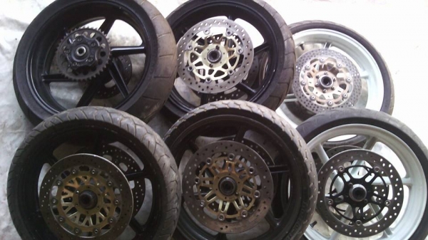 ลงตู้ครับ NSR250 CBR400 NC30 CB400