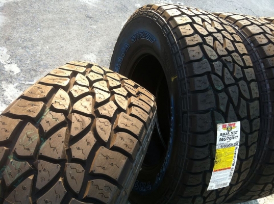 ขายยางขอบ 17 Mickey Thompson STZ ขนาด 265 70 r17