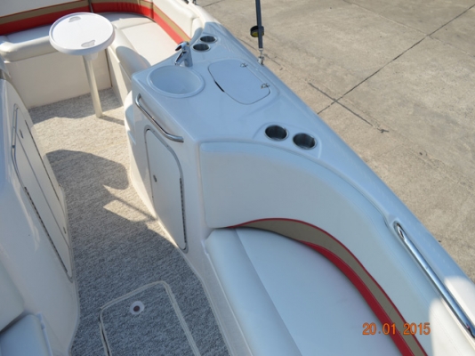 Chaparral Sunesta 210, 21 foot, 5.0L Volvo Penta