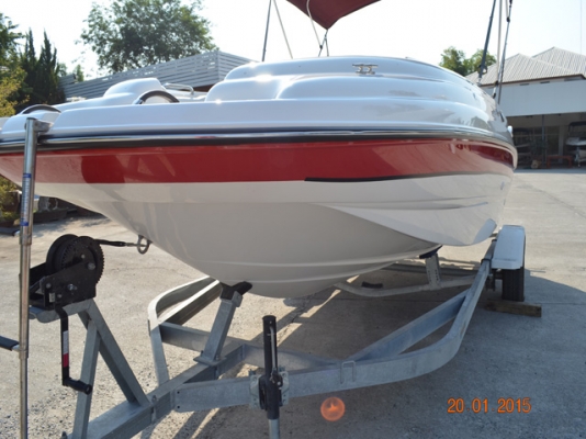 Chaparral Sunesta 210, 21 foot, 5.0L Volvo Penta