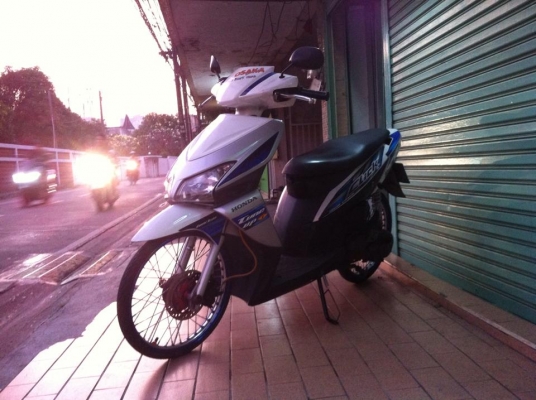 ขออนุญาติขาย Honda Click110 สีขาวมุก ราคามิตรภาพ 11,900 ด่วน ครับ