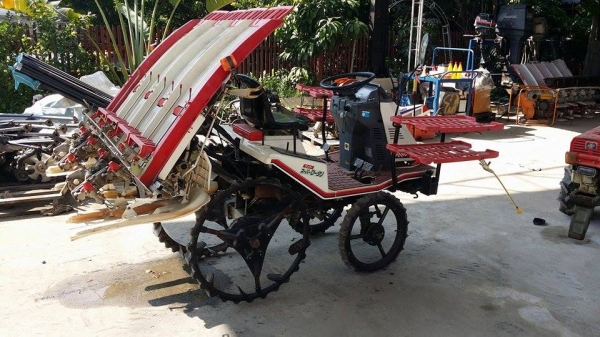 รถปลูกข้าวนั่งขับ YANMAR  รุ่น RR40 เก่าญี่ปุ่น ดำนา 4 แถว สภาพสวย เครื่องยนต์ติดง่าย สภาพสวยพร้อมใช้งาน