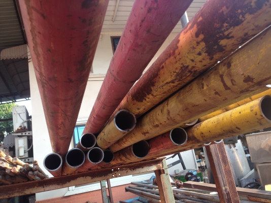 ขายเหล็กแป๊ปสตีม(ไม่มีตะเข็บรอยต่อ) มือสอง มีหนามีบาง มีสั้นมียาว สภาพดีครับ