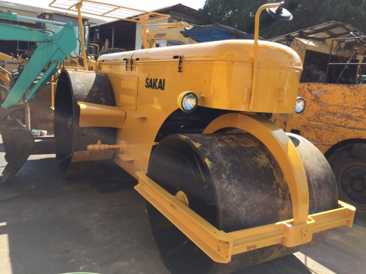 ต้องการขายรถบด3ล้อเหล็กSAKAI KD7610 พร้อมใช้งาน