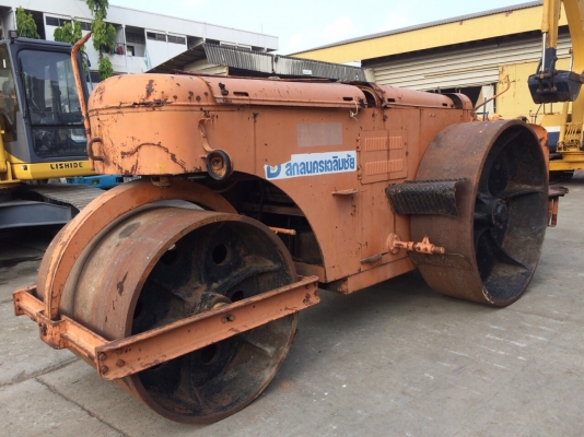 ต้องการขายรถบด3ล้อเหล็กSAKAI KD7610 พร้อมใช้งาน