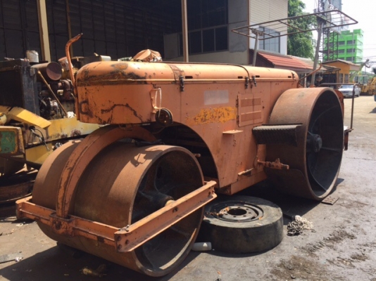 ต้องการขายรถบด3ล้อเหล็กSAKAI KD7610 พร้อมใช้งาน