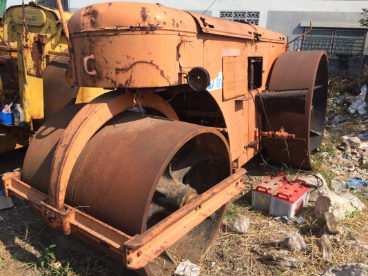 ต้องการขายรถบด3ล้อเหล็กSAKAI KD7610 พร้อมใช้งาน