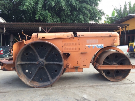 ต้องการขายรถบด3ล้อเหล็กSAKAI KD7610 พร้อมใช้งาน