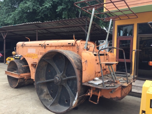 ต้องการขายรถบด3ล้อเหล็กSAKAI KD7610 พร้อมใช้งาน