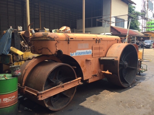 ต้องการขายรถบด3ล้อเหล็กSAKAI KD7610 พร้อมใช้งาน