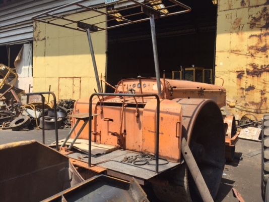 ต้องการขายรถบด3ล้อเหล็กSAKAI KD7610 พร้อมใช้งาน