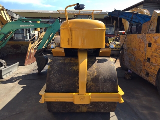 ต้องการขายรถบด3ล้อเหล็กSAKAI KD7610 พร้อมใช้งาน