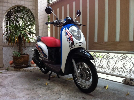 ขออนุญาติขาย HONDA Scoopy-i 110 สีสวย เดิมๆ โอนให้ฟรีครับ