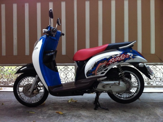 ขออนุญาติขาย HONDA Scoopy-i 110 สีสวย เดิมๆ โอนให้ฟรีครับ