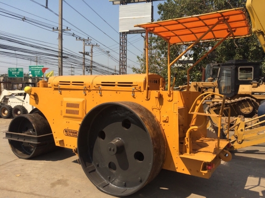 ต้องการรถบด3ล้อเหล็กWATANABE WMB8 พร้อมใช้งาน ทำสี