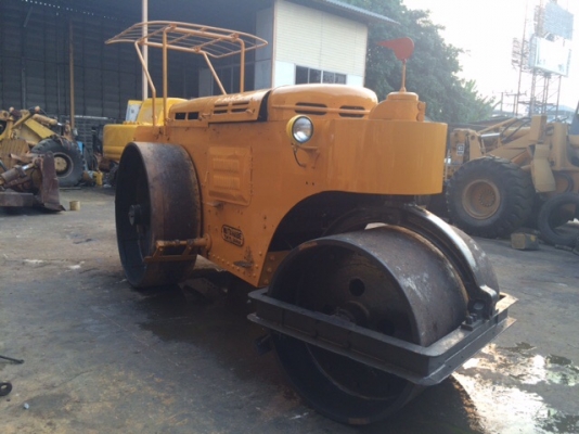 ต้องการรถบด3ล้อเหล็กWATANABE WMB8 พร้อมใช้งาน ทำสี