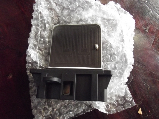 รีซิสแตนท์  D-max  Nissan  Navara (แท้)