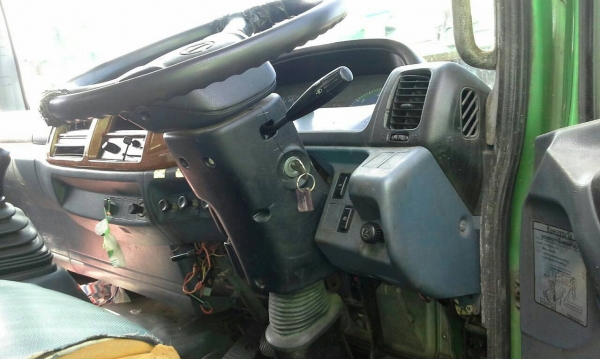 ขาย รถบรรทุก HINO 6 ล้อ 220 แรง ปี2548