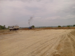 ราคา 670,000 ต่อรองขายรถสิบล้อเทเลอร์ ท้ายลาด บรรทุกแบ็คโฮ nissan  Ud cw41m 265 เทอร์โบ รถพร้อมใช้งาน