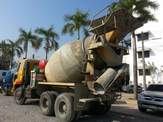 ขายรถโม่ปูน6คิวมีทะเบียน930,000