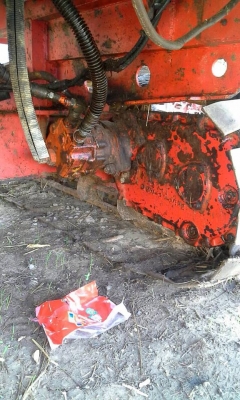 ขายรถเกี่ยวข้าวไทยเส็ง2คัน พร้อมเทรเลอร์MITSUBISHI 1คัน รถเกี่ยวข้าวไทยเส็ง เครื่่องHO7D 195เทอร์โบ ตัวเดิน10HT ปั้ม23ไดกิ้น เครื่องดี ช่วงล่างดี พร้อมทำงาน รถเทรลเลอร์MITSUBISHI FN515 165แรง 1เพลา เครื่องดี คัชซีสวย  สภาพพร้อมใช้งาน เอกสารพร้อมโอน จัดไฟแ