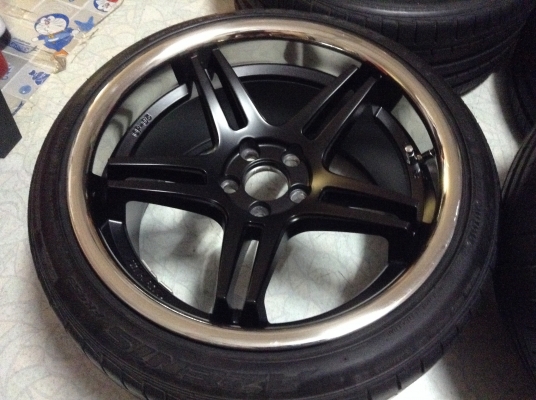 แม็ก 18 นิ้ว