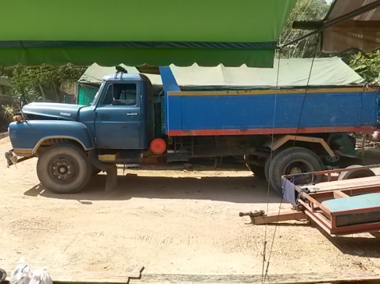 ขายหกล้อหัวยาว เครื่องแรง210แรง  สภาพดี พร้อมใช้งาน อ่านรายละเอียดก่อนแล้วคุนจะชอบ