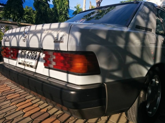 Benz190E 2.3ลิตร สีฟ้าอ่อน