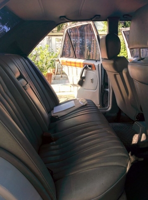 Benz190E 2.3ลิตร สีฟ้าอ่อน