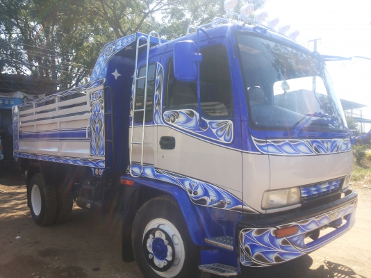 isuzu 6 ล้อ เดก้า รถสวย เครื่องดี คัซซีสวย รถพร้อมใช้งาน