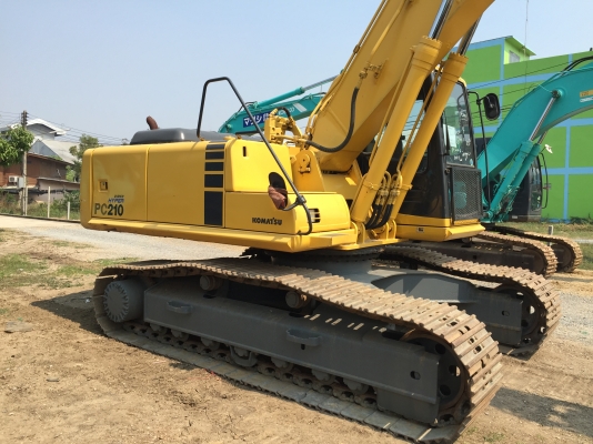 Komatsu PC210-6 เก่าญี่ปุ่น มีไลน์หัวกระแทก 3,400 ชั่วโมง